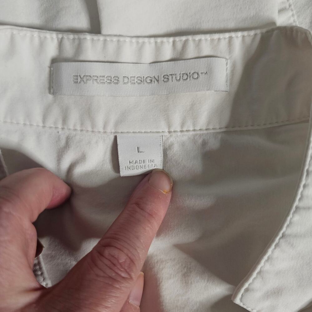 Express Design Studio White Fitted Button-Front V… - image 3